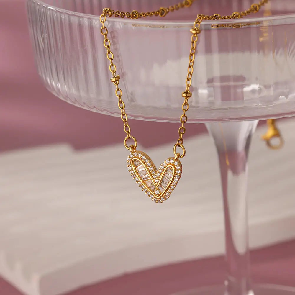 Stainless Steel White Zircon Heart Pendant Necklaces for Women Gold Color Wedding Zircon Choker Necklace Jewelry Accessories BFF