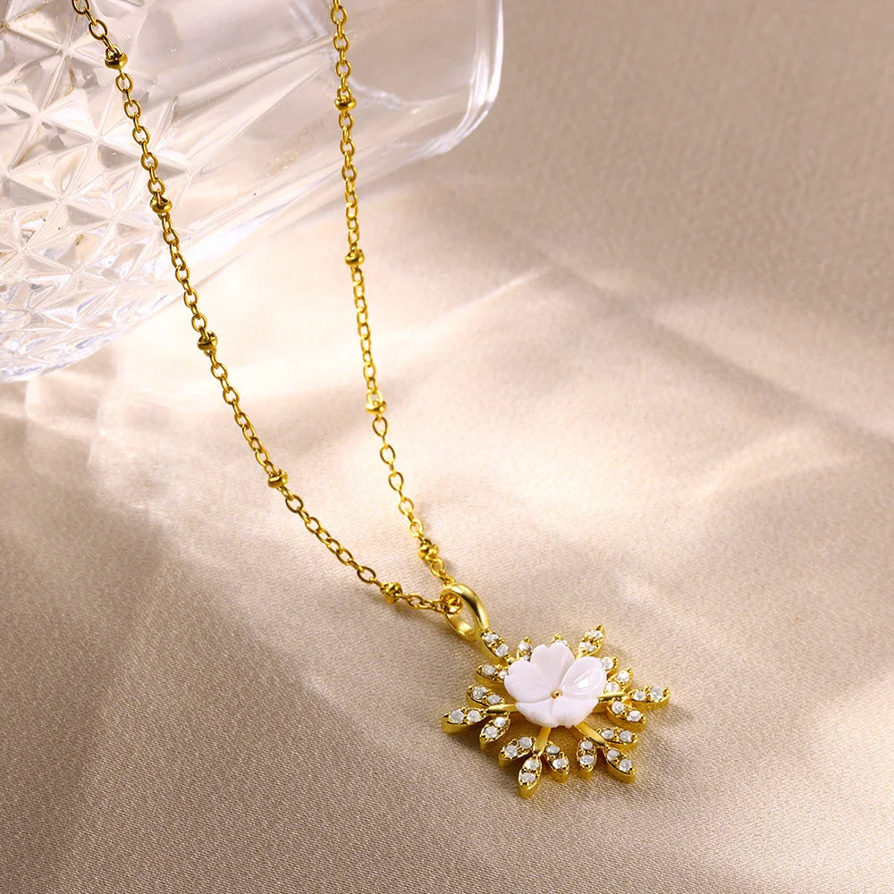 White Resin Flower Stainless Steel Pendant Necklaces for Women Gold Color Aesthetic Wedding Necklace Trendy Christmas Gift BFF