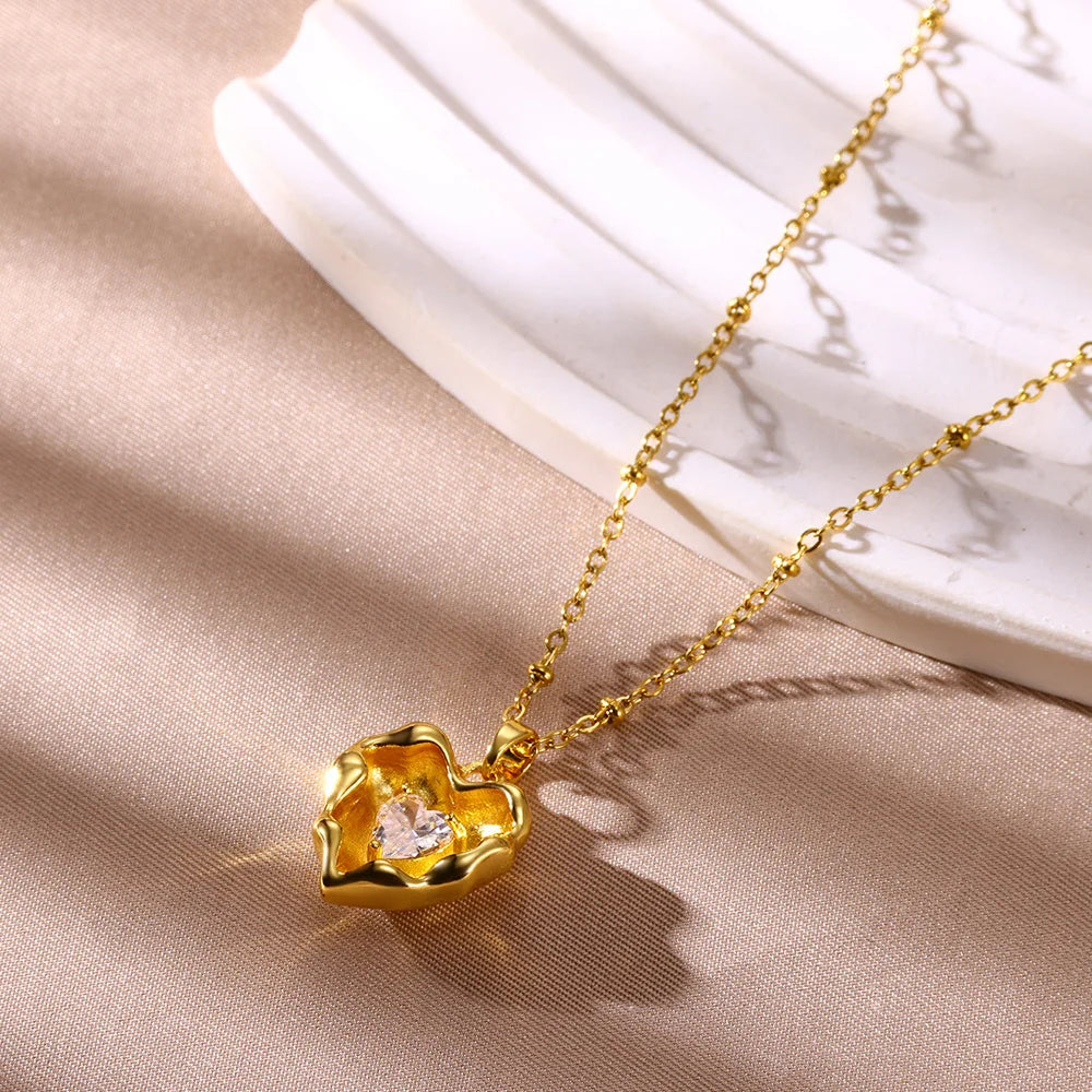 Vintage Irregular Heart Necklace For Women Gold Color Zircon Heart Pendant Beads Chain Necklaces Aesthetic Wedding Jewelry Gift